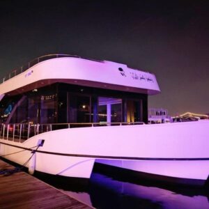Luxury Yacht Cruise with Buffet Dinner & Sightseeing – Dubai Marina